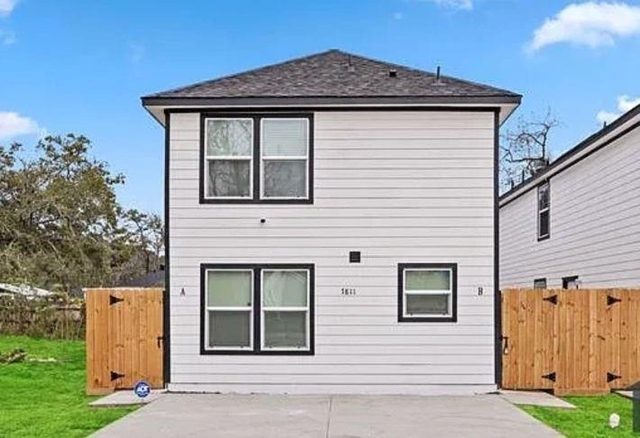 8224 Bigwood - Photo 1
