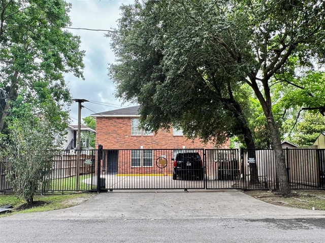 2110 Turner Drive - Photo 1
