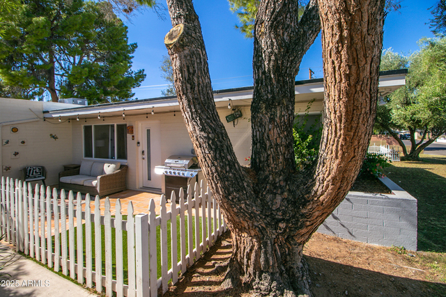 3511 E Montecito Avenue - Photo 1