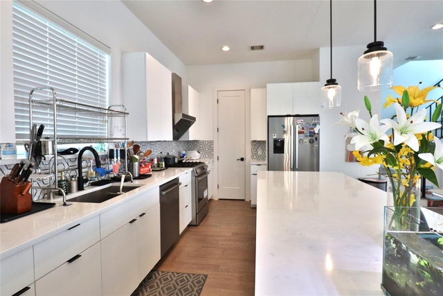 2637 Jackson Street - Photo 1