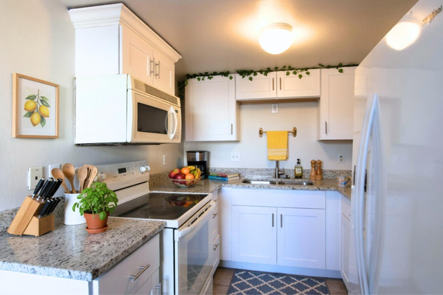 1704 E 6th Avenue - Photo 1
