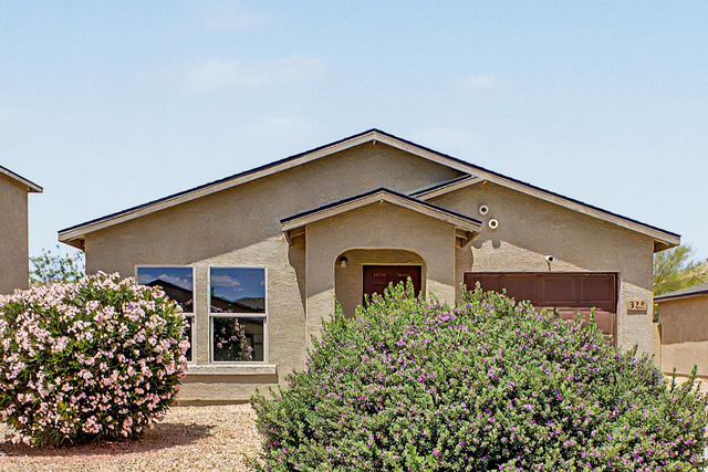 322 E Watson Place - Photo 1