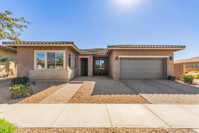 22689 E Munoz Street - Photo 1