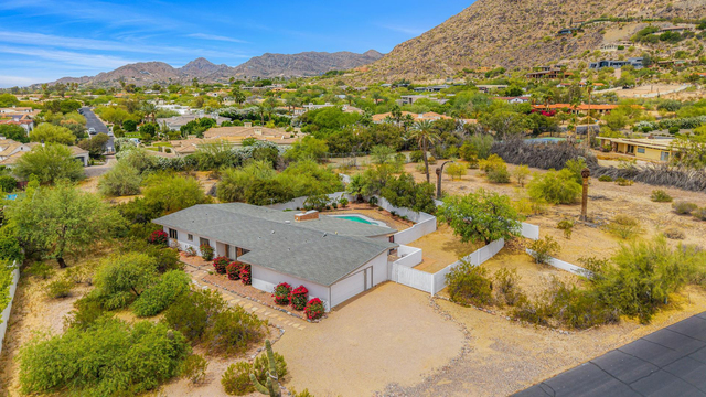 6724 N 58th Place - Photo 1