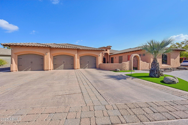 351 N Cloverfield Circle - Photo 1