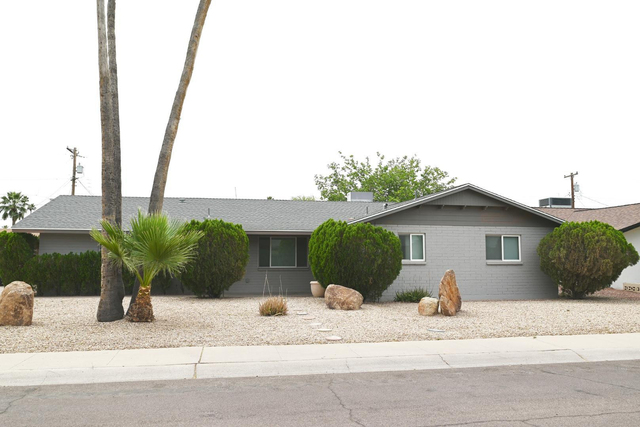 8337 E Meadowbrook Avenue - Photo 1