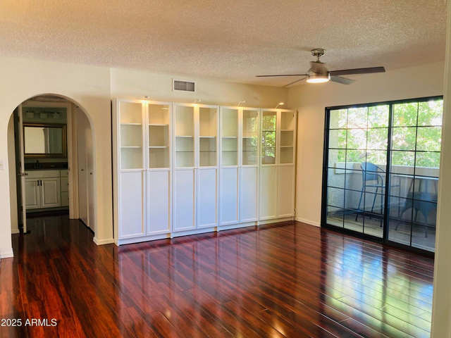 7557 N Dreamy Draw Drive - Photo 1