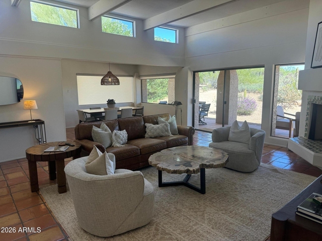 1725 E Staghorn Lane - Photo 1