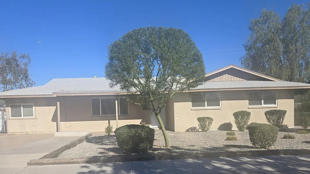 620 E Broadway Lane - Photo 1
