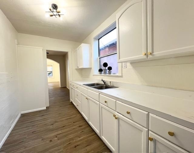 938 E 12th Street - Photo 1