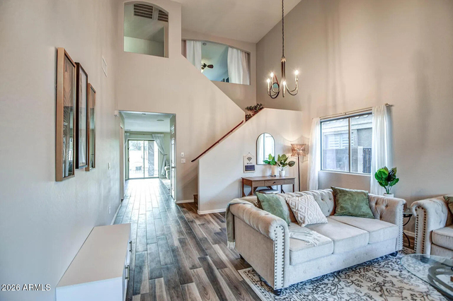 10964 W Taft Street - Photo 1
