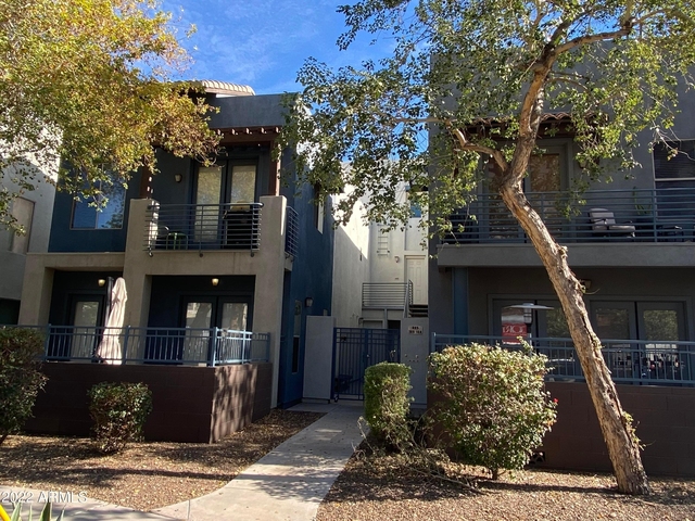 615 E Portland Street - Photo 1