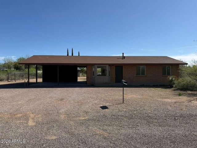 3105 E 14th Street - Photo 1