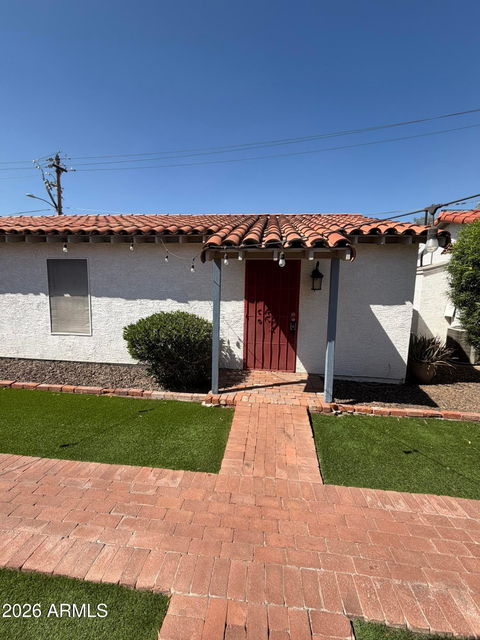 712 W Taylor Street - Photo 1