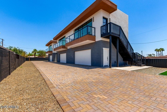 1508 W Sherman Street - Photo 1
