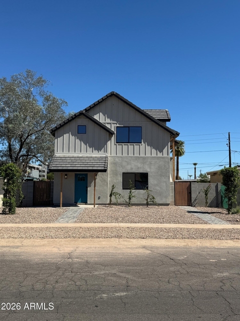 211 S Dakota Street - Photo 1