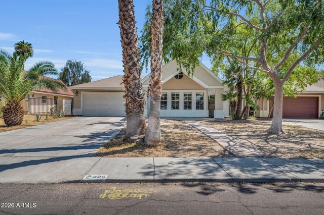 325 E Mitchell Drive - Photo 1