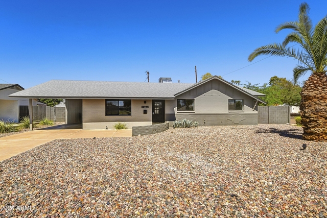 1986 E Palmcroft Drive - Photo 1