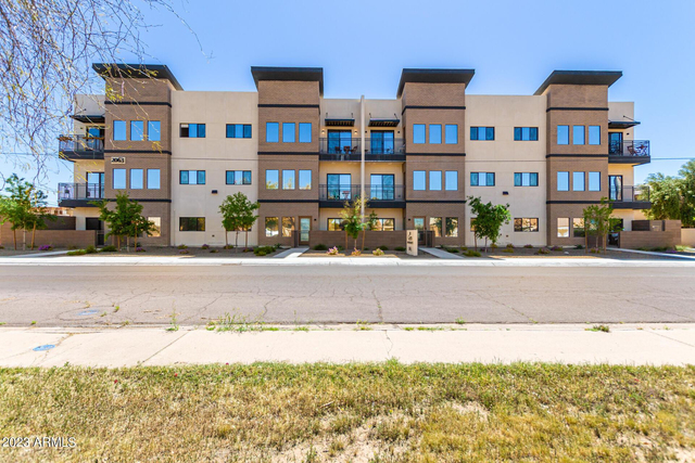 2063 E Lemon Street - Photo 1