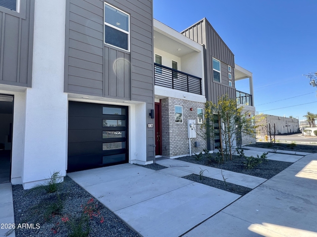 1017 E Pasadena Avenue - Photo 1