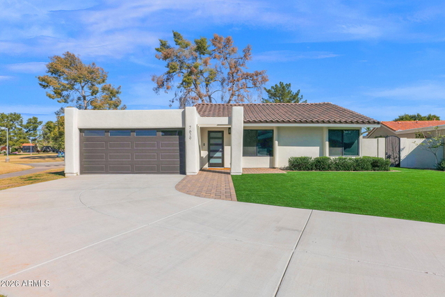 7629 N Via De Los Ninos -- - Photo 1