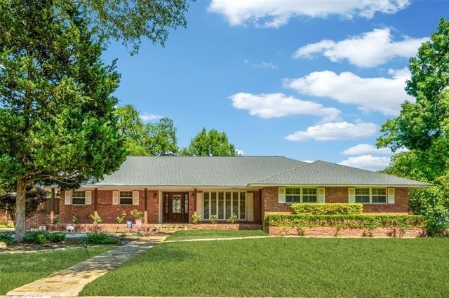11224 Pinocchio Drive - Photo 1