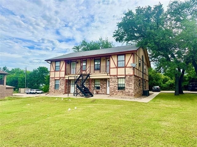 301 Shady Grove Drive - Photo 1