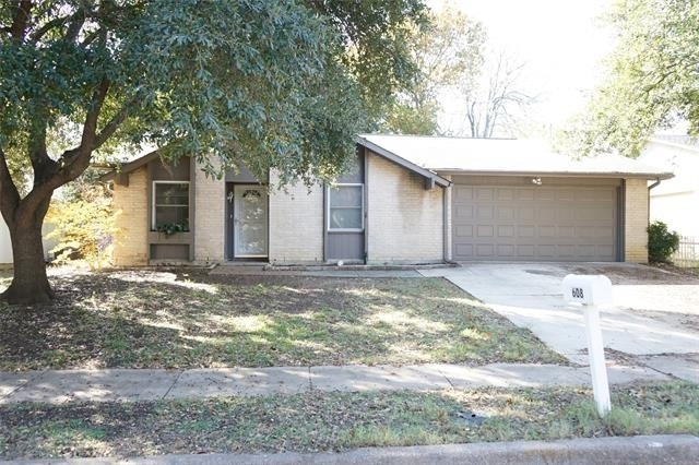 608 Hillcrest Street - Photo 1