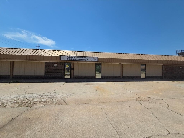 8421 Ne 10th Street - Photo 1