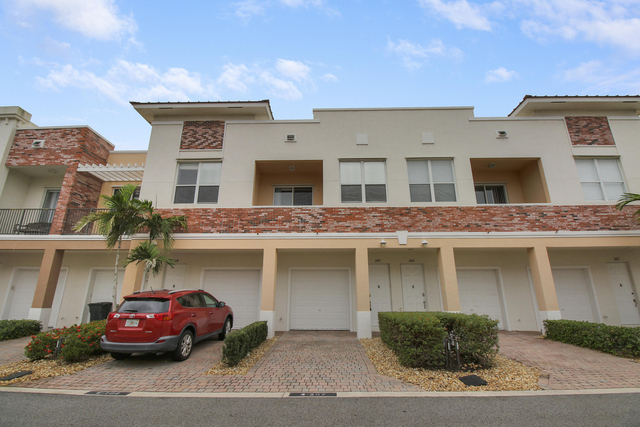 10440 Sw Stephanie Way - Photo 1