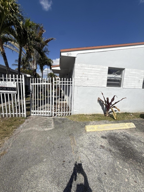720 Sw 7th Street - Photo 1