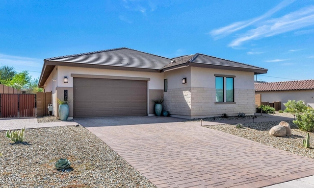 2041 E Fallen Leaf Lane - Photo 1