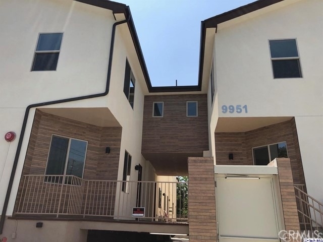 9951 Marcus Avenue - Photo 1