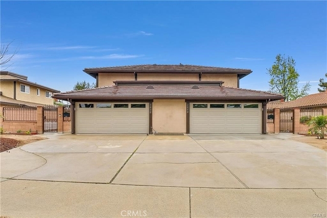2644 Sycamore - Photo 1