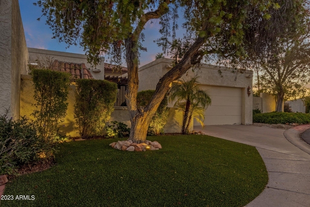 4611 E Desert Drive - Photo 1