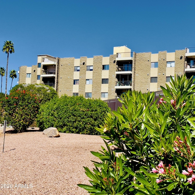 425 S Parkcrest -- - Photo 1