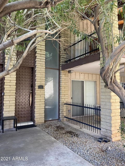 6925 E 4th Street - Photo 1