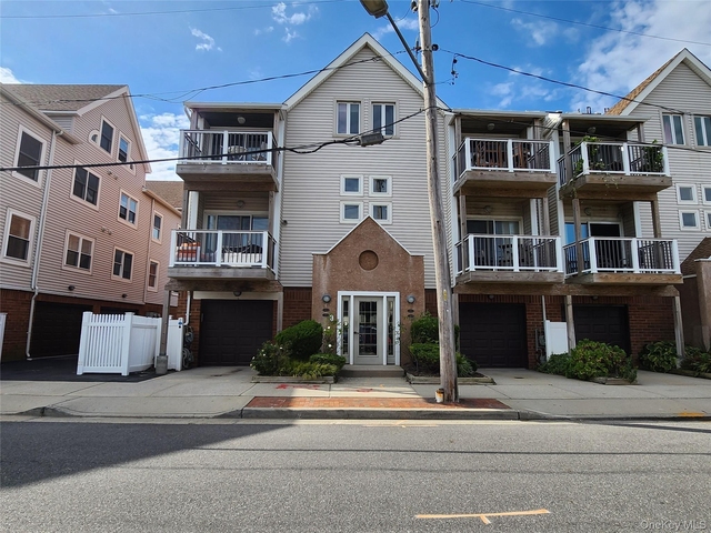 67 Pacific Boulevard - Photo 1