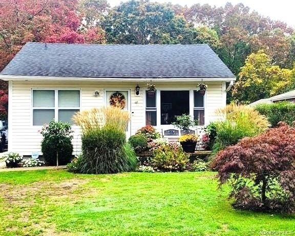 48 Eleanor Avenue - Photo 1