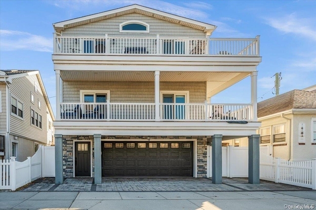 206 Grand Boulevard - Photo 1