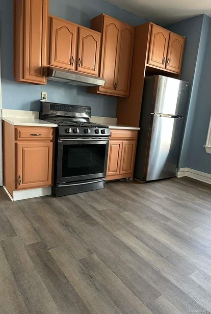 1577 Park Avenue - Photo 1