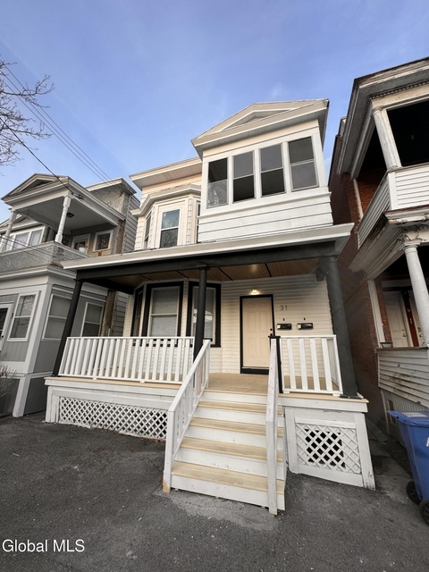 31 Bertha Street - Photo 1