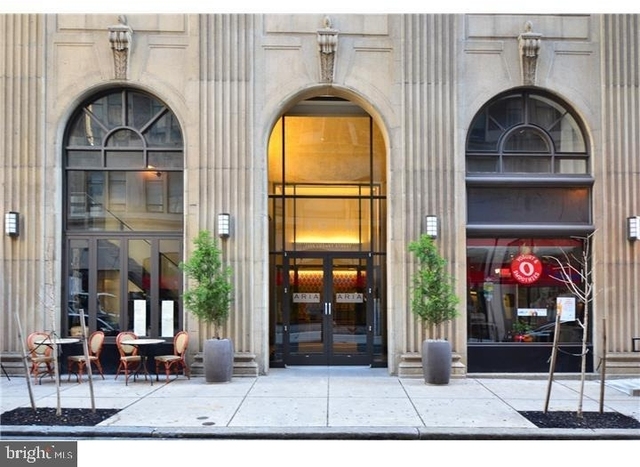 1425 Locust Street - Photo 1