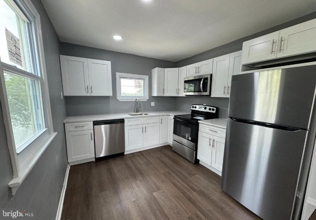 32 Edgewater Avenue - Photo 1