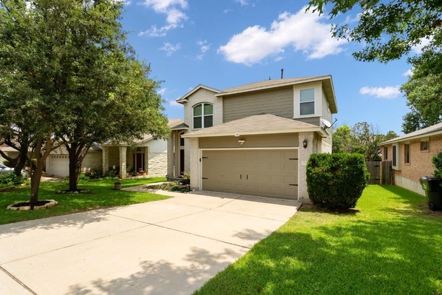2704 Greenlee Dr - Photo 1