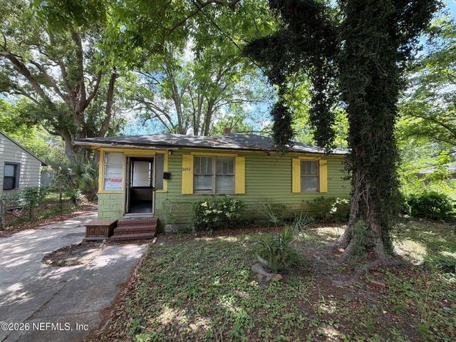 2052 W 17th Street - Photo 1