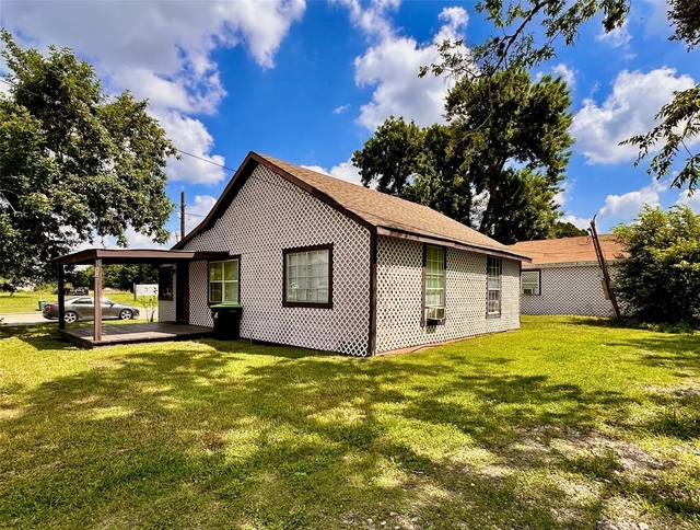 3619 5th Street - Photo 1