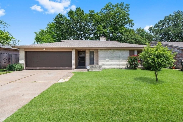 9718 Shady Tree Lane - Photo 1
