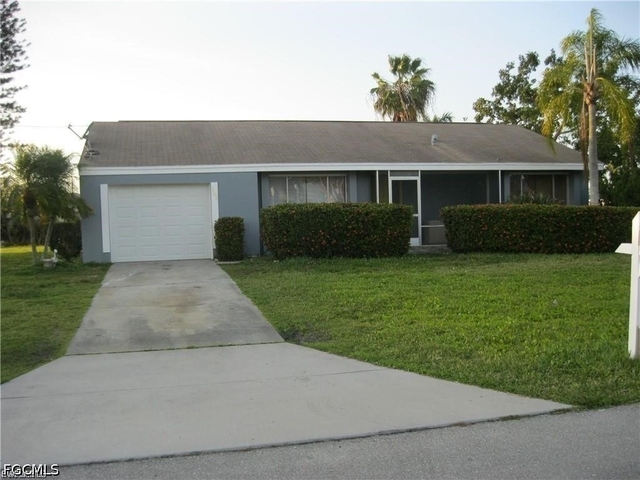 4402 Se 20th Place - Photo 1