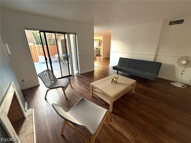 1406 Park Shore Circle - Photo 1